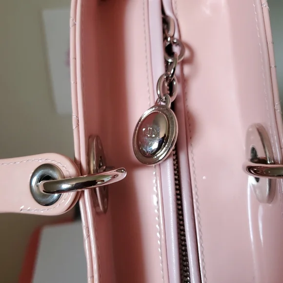 Lady Dior pink patent silver hard ware large bag - Picture 7 of 14